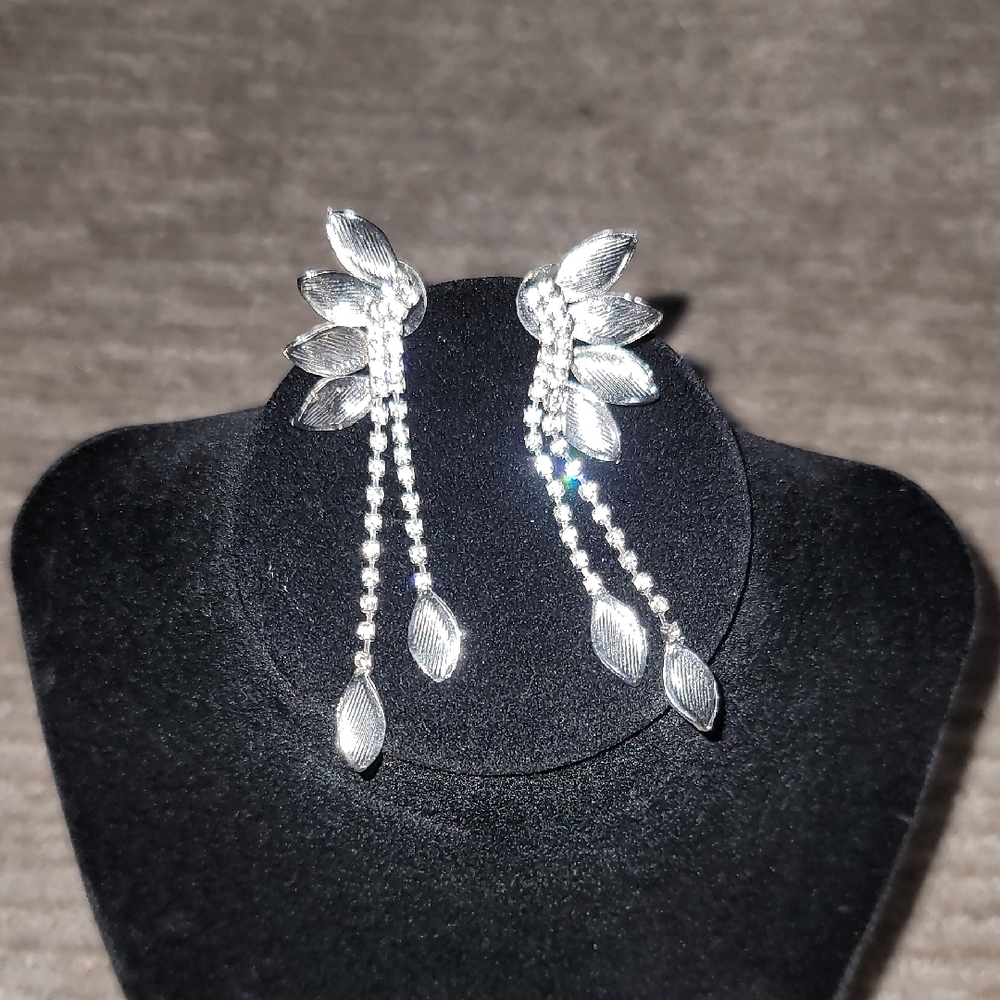 Elegant Silver Tone Leaf Drop Earrings